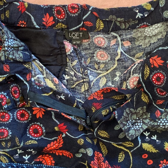 Loft Ann Taylor floral shorts - Picture 4 of 7